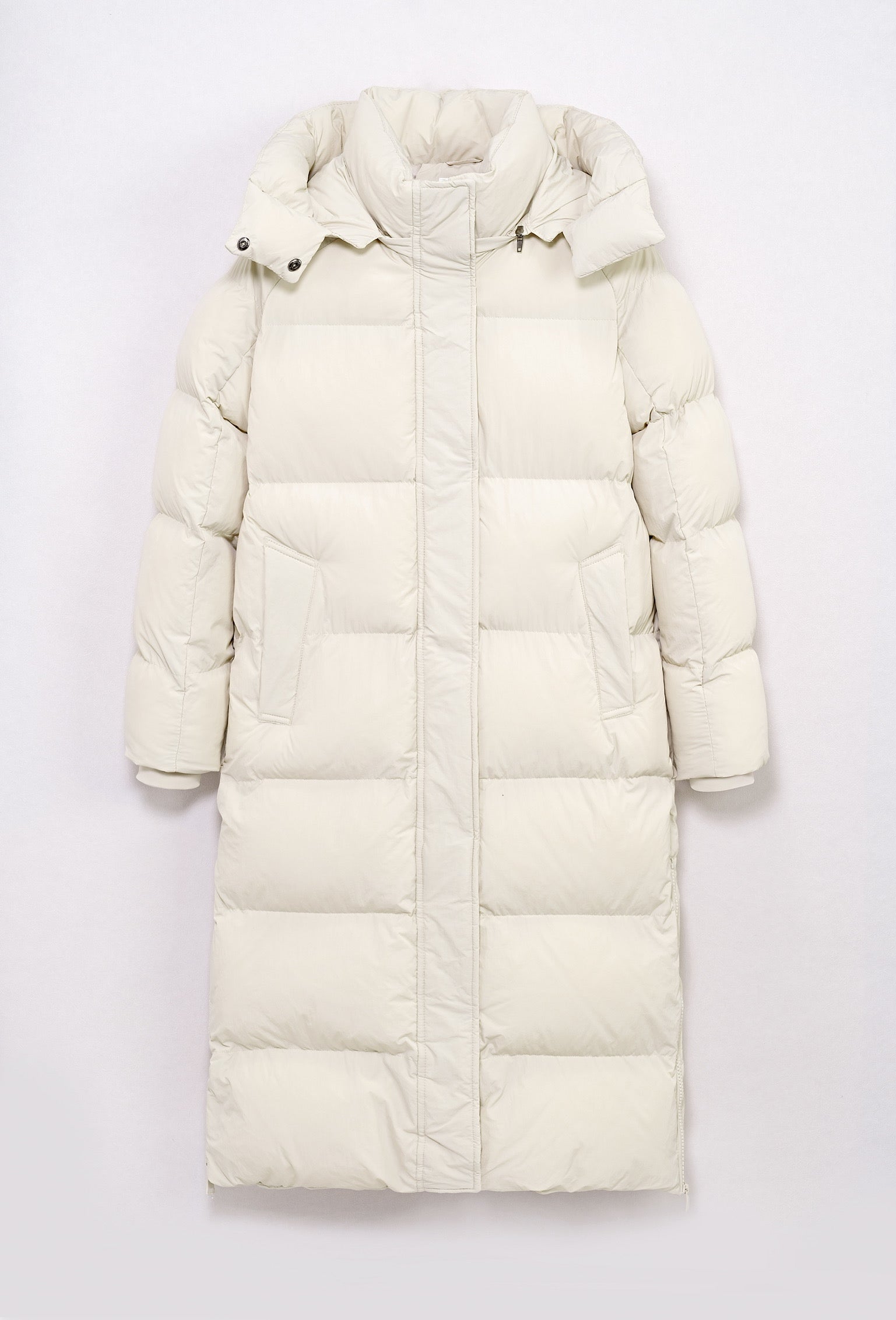 Langer Steppmantel mit Kapuze