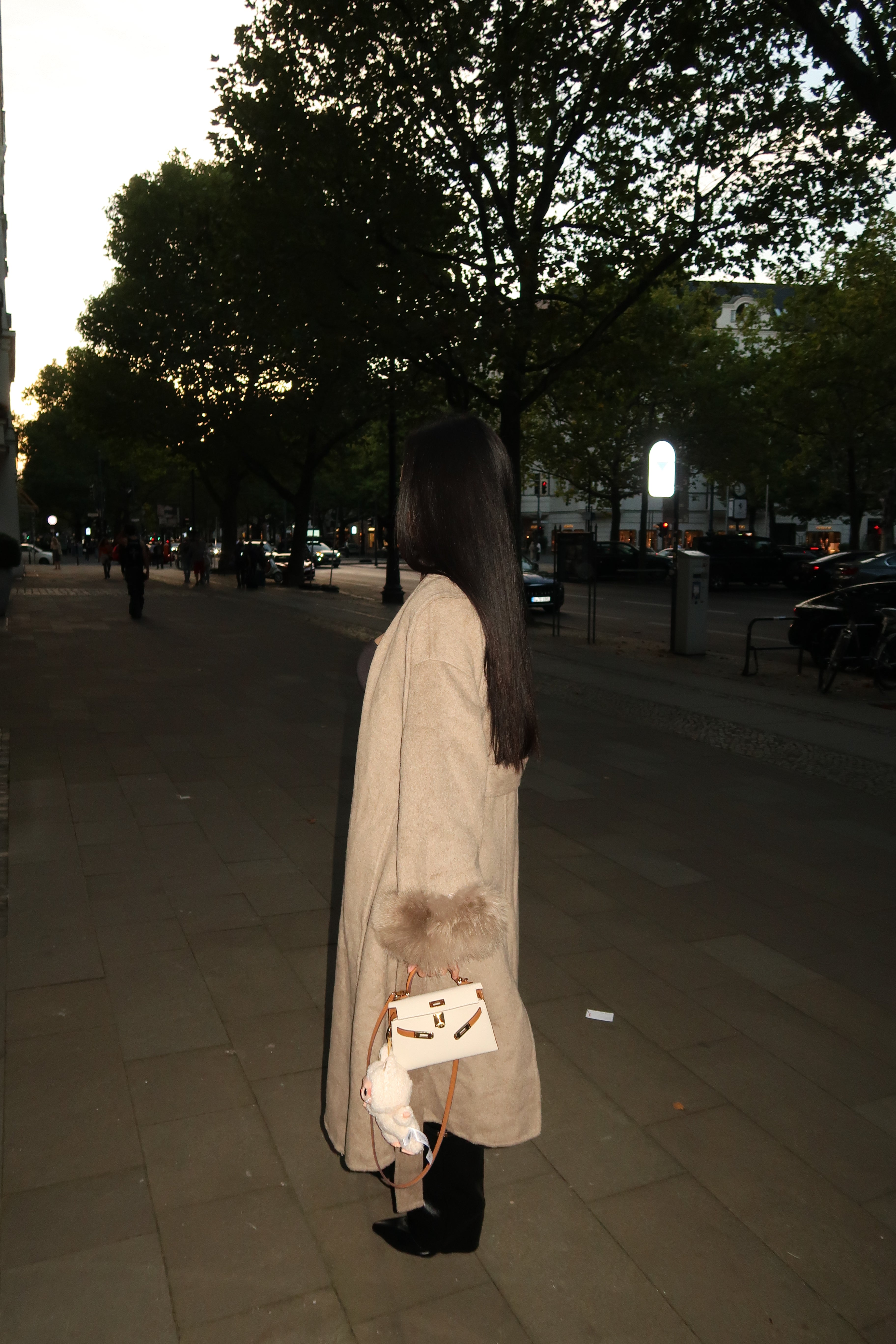 Langer Wollmantel mit Fell