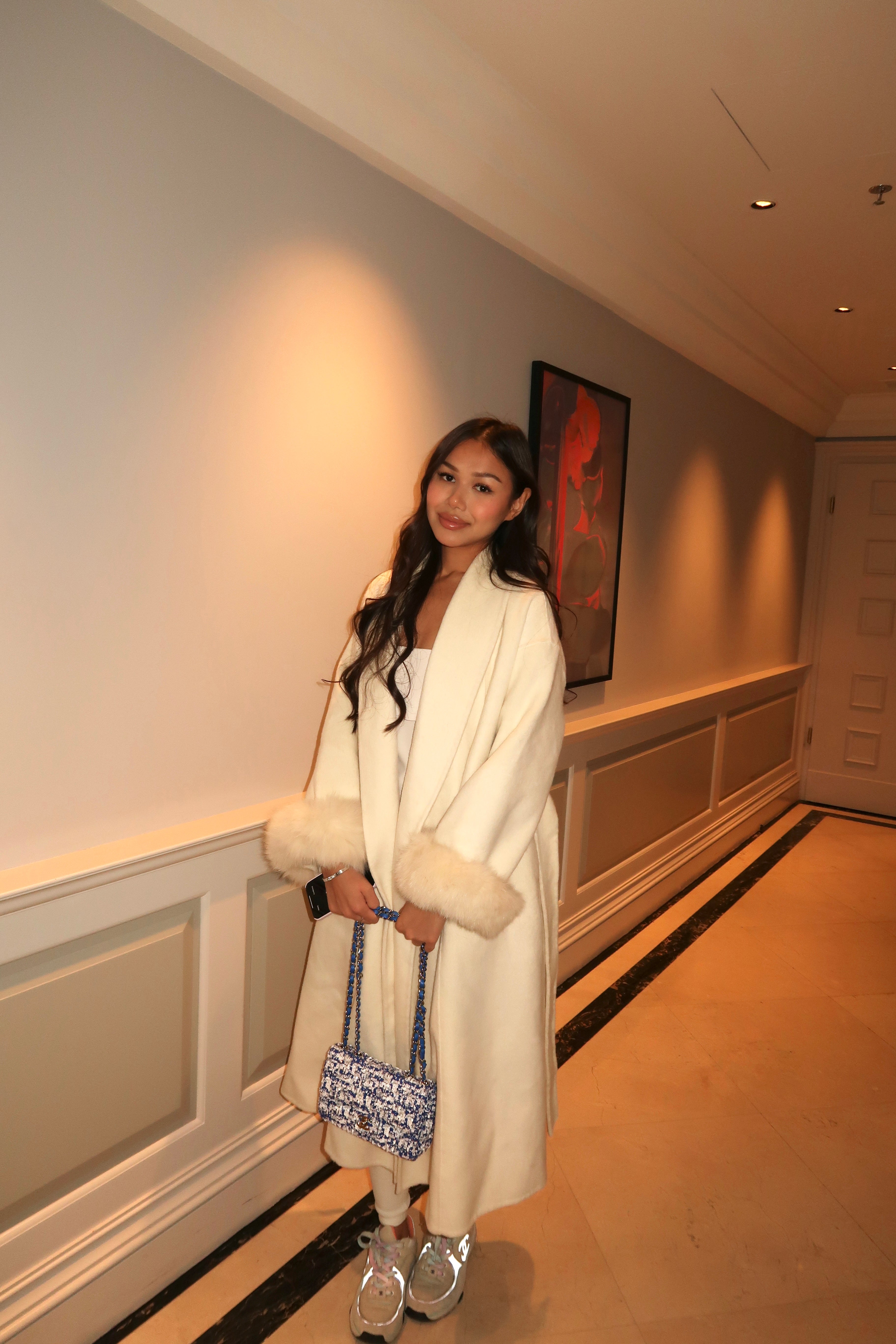 Langer Wollmantel mit Fell