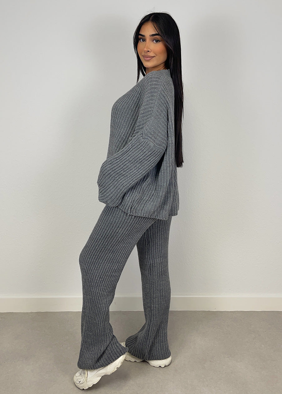 Strick-Set aus Cardigan und Hose