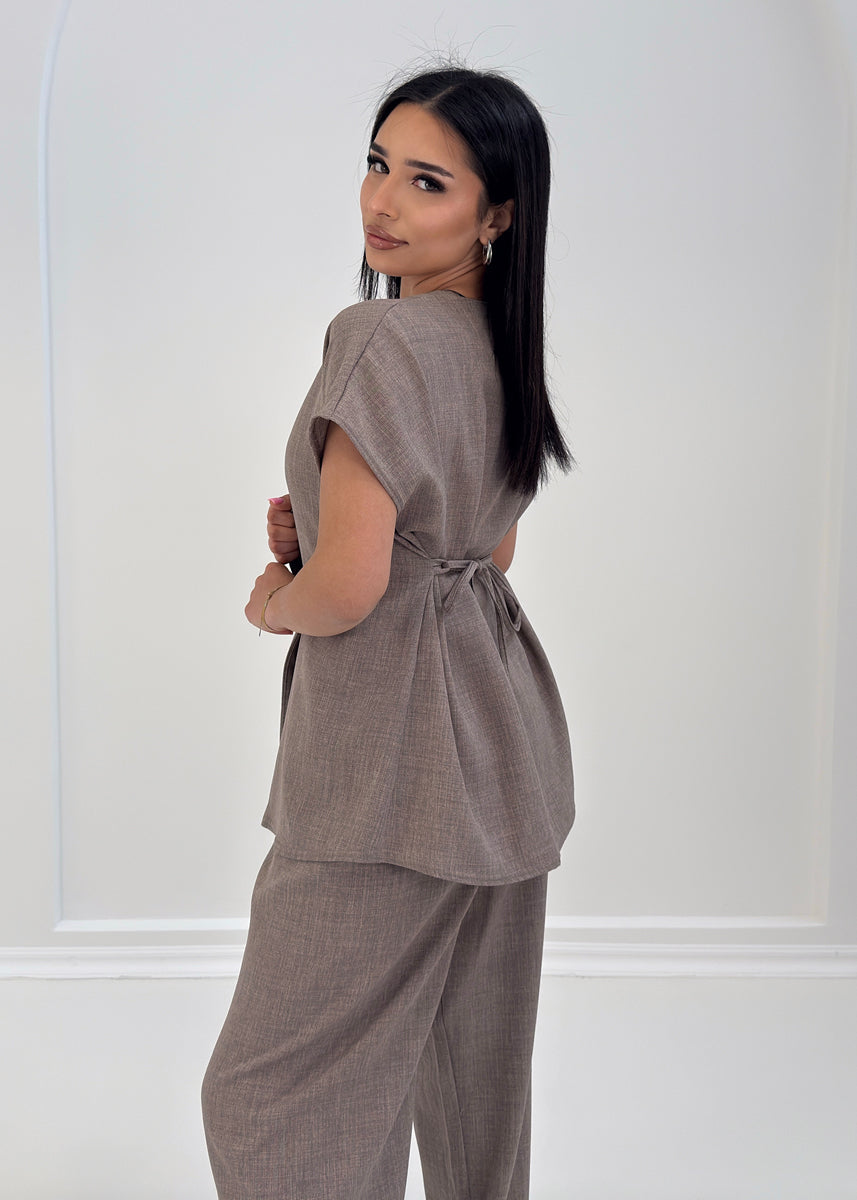 Zweiteiler mit Bindeband & weitem Schnitt