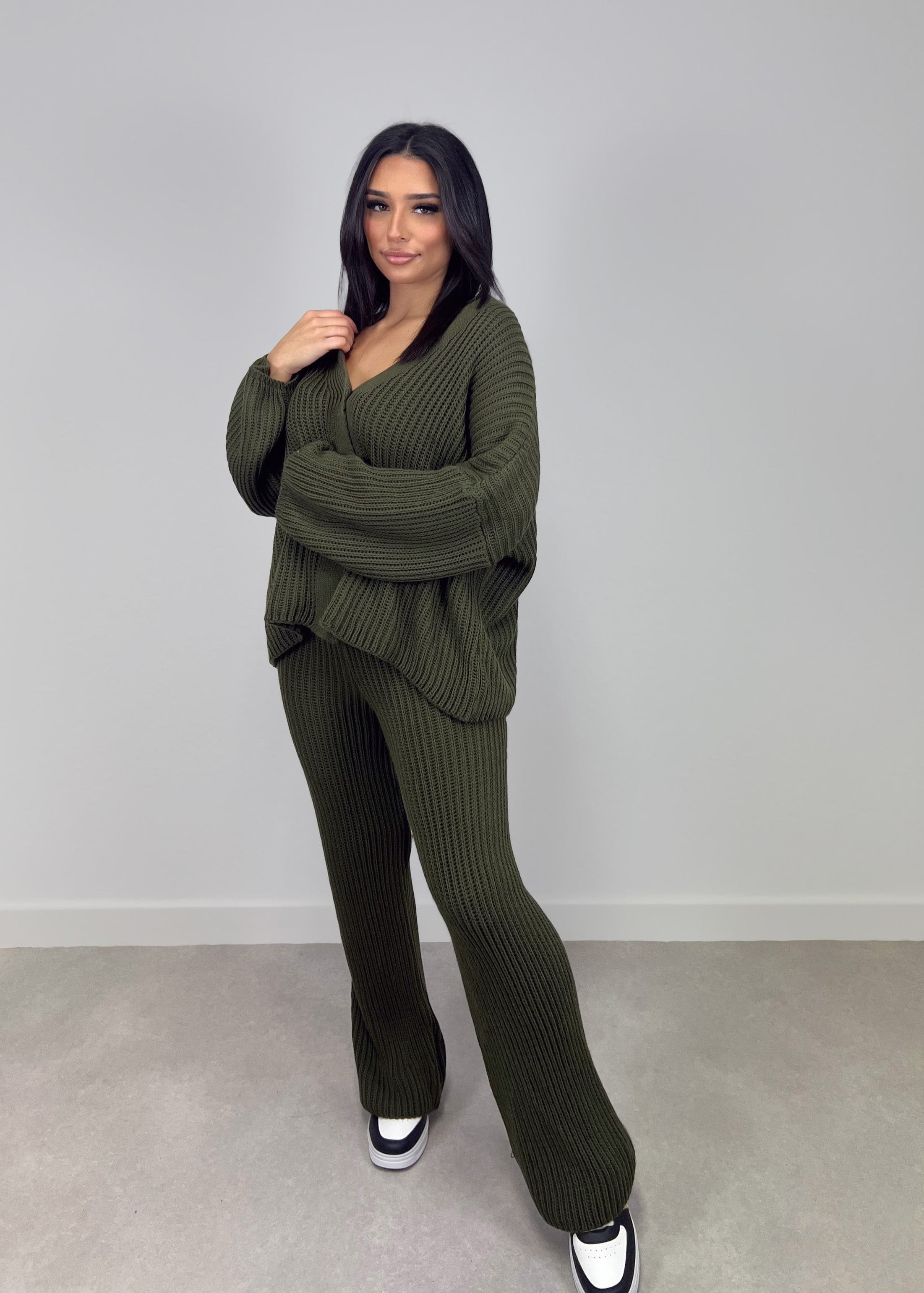 Strick-Set aus Cardigan und Hose