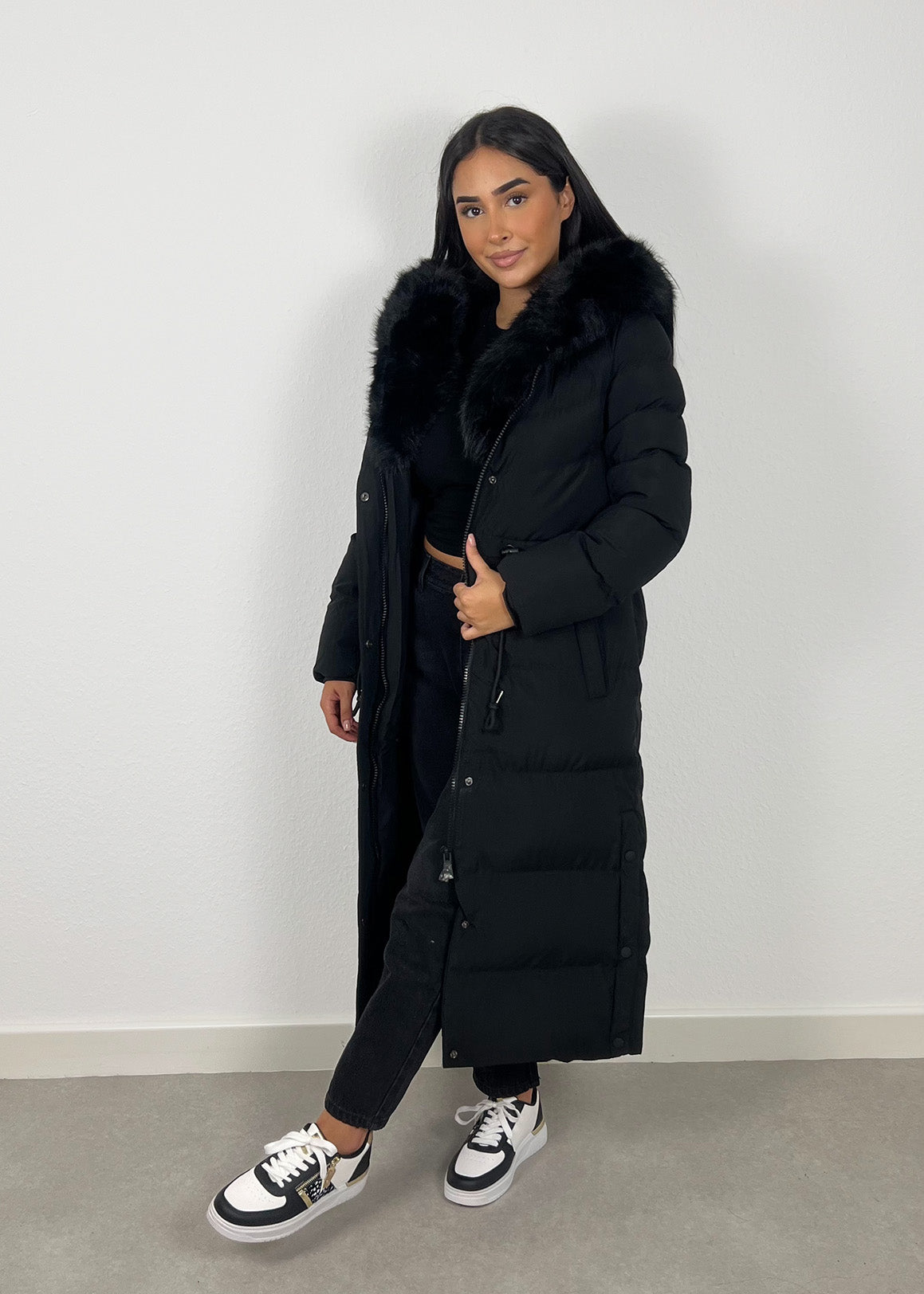 Langer Parka mit Kunstfell