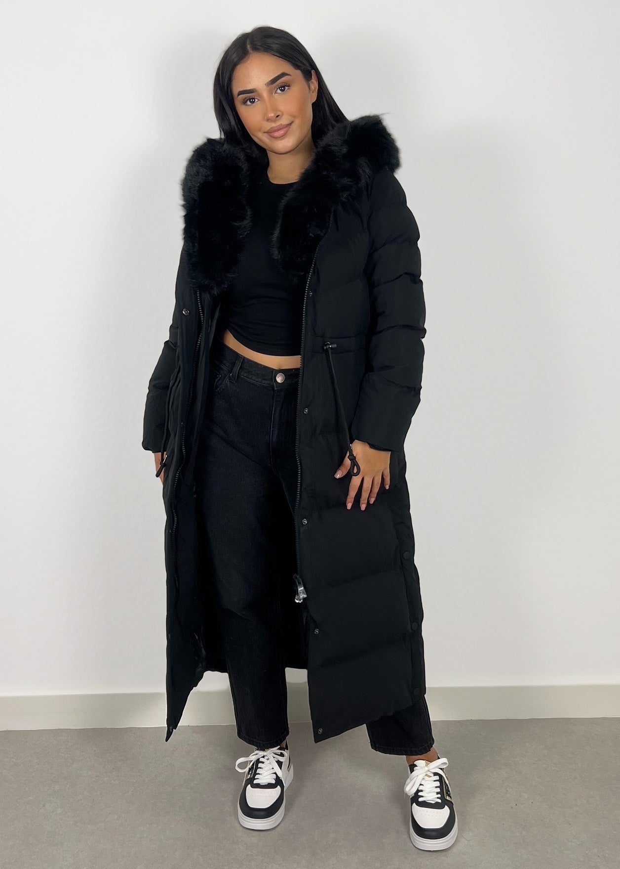 Langer Parka mit Kunstfell