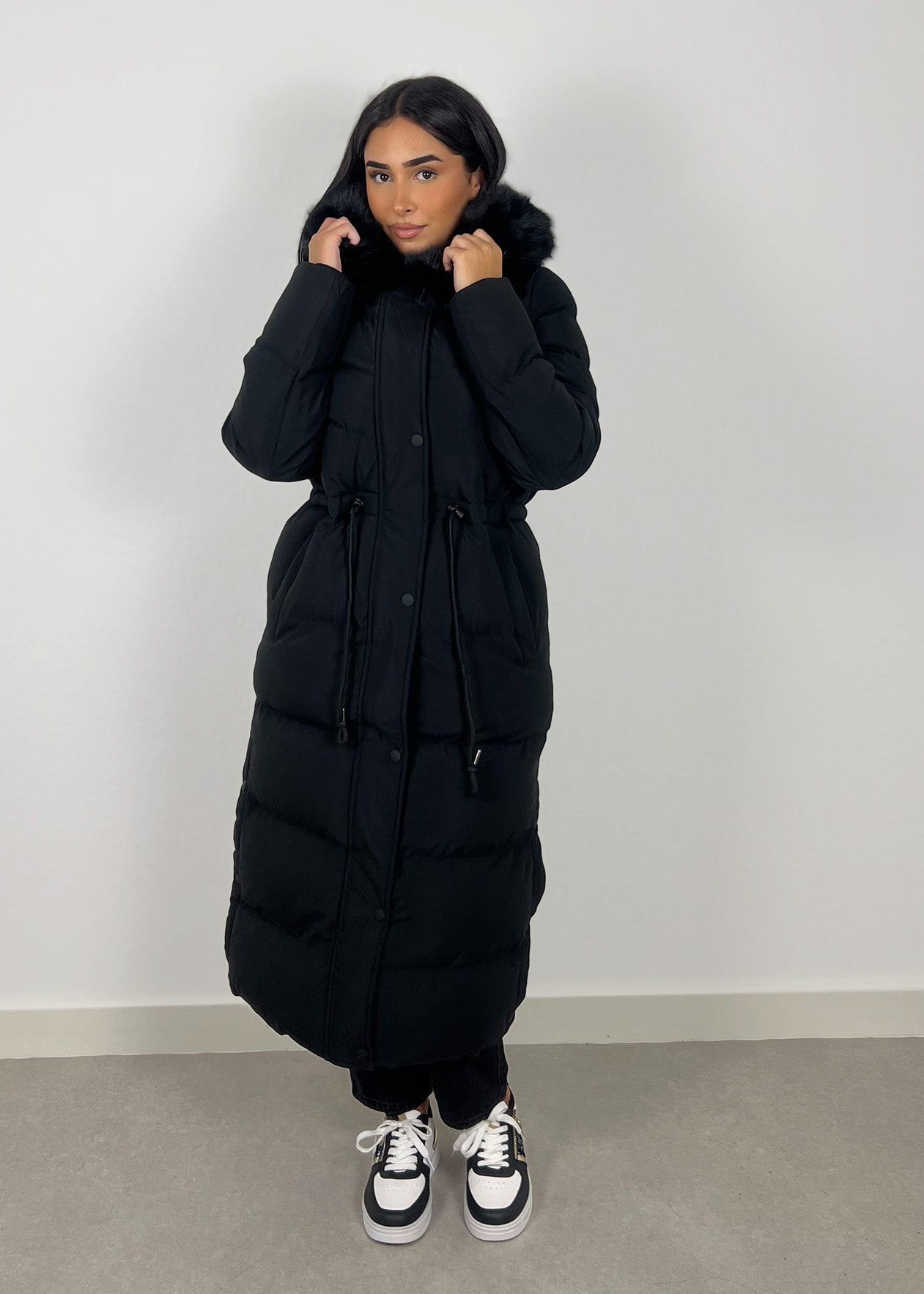 Langer Parka mit Kunstfell