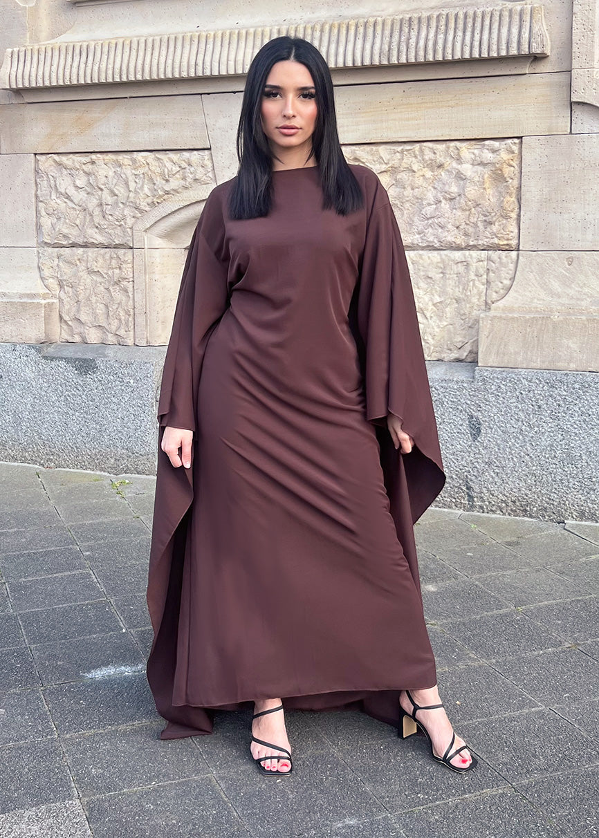 Taillienbetontes Maxikleid