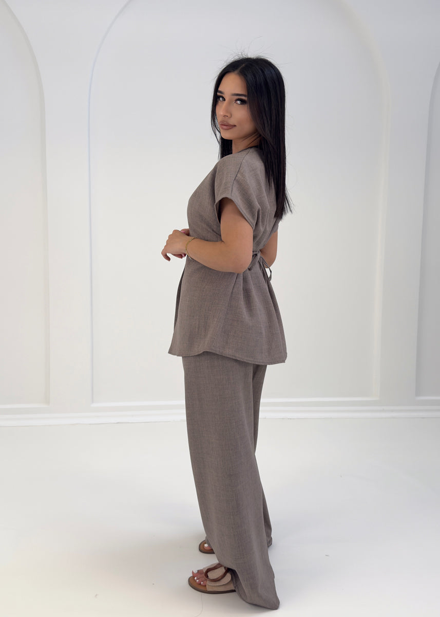 Zweiteiler mit Bindeband & weitem Schnitt