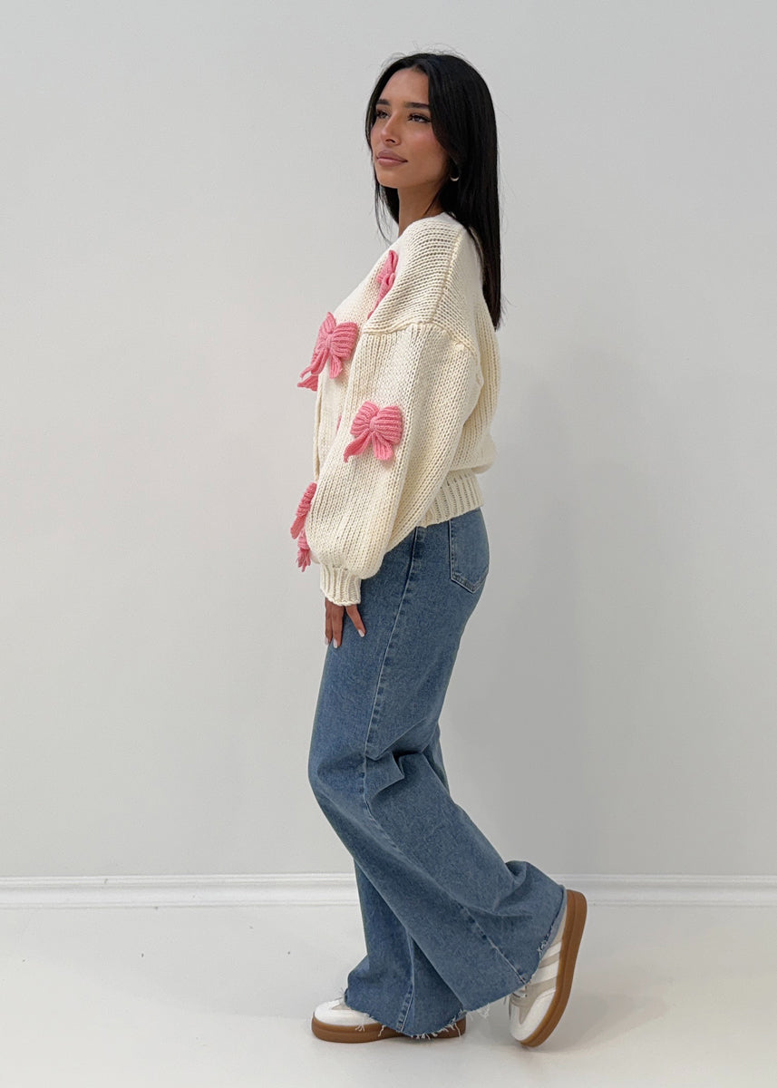 Strickjacke mit Schleifen-Details