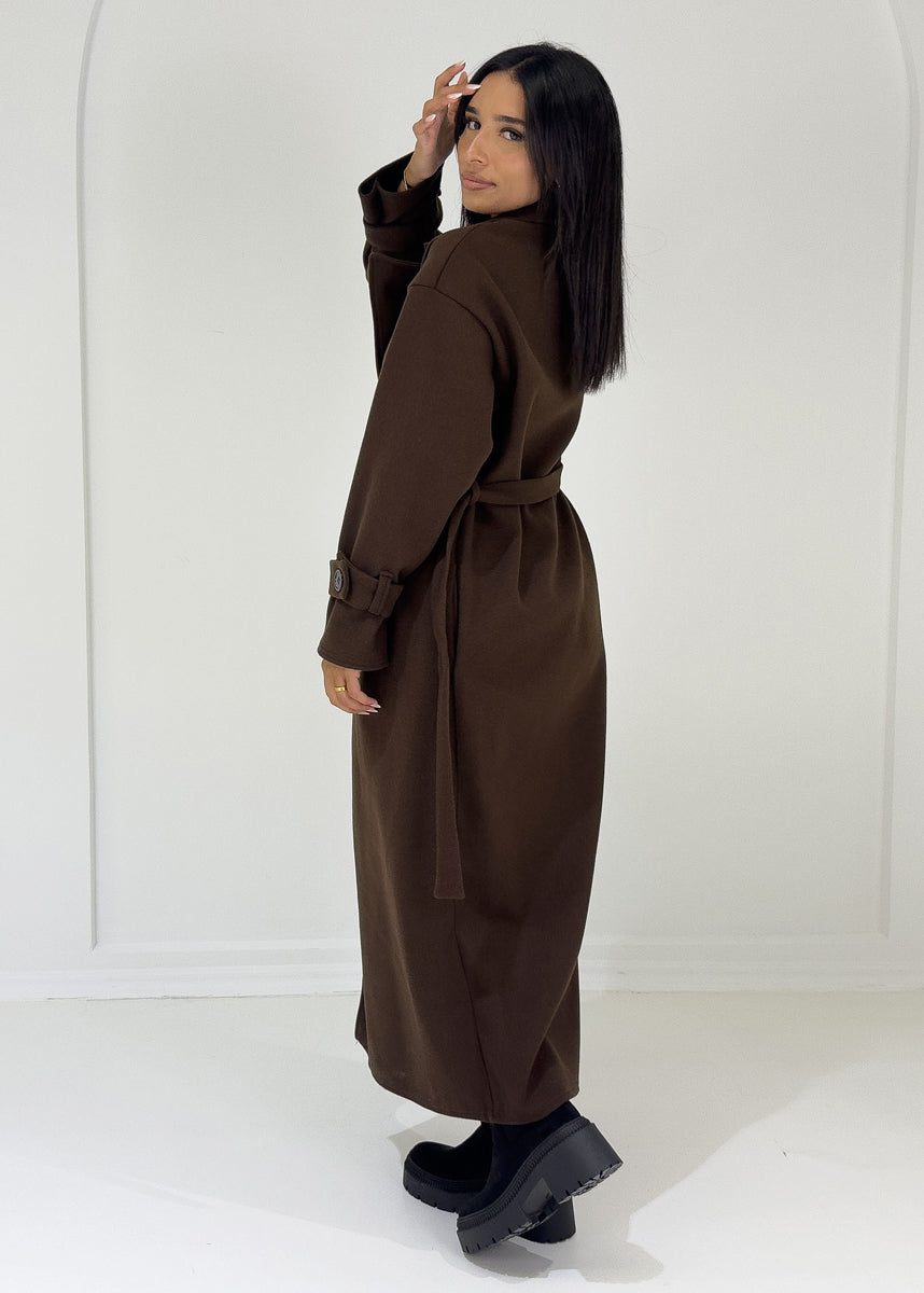 Langer Mantel mit Knöpfen