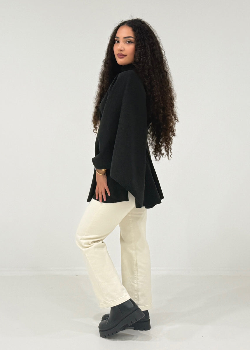 Kurzer Mantel mit Gürtel