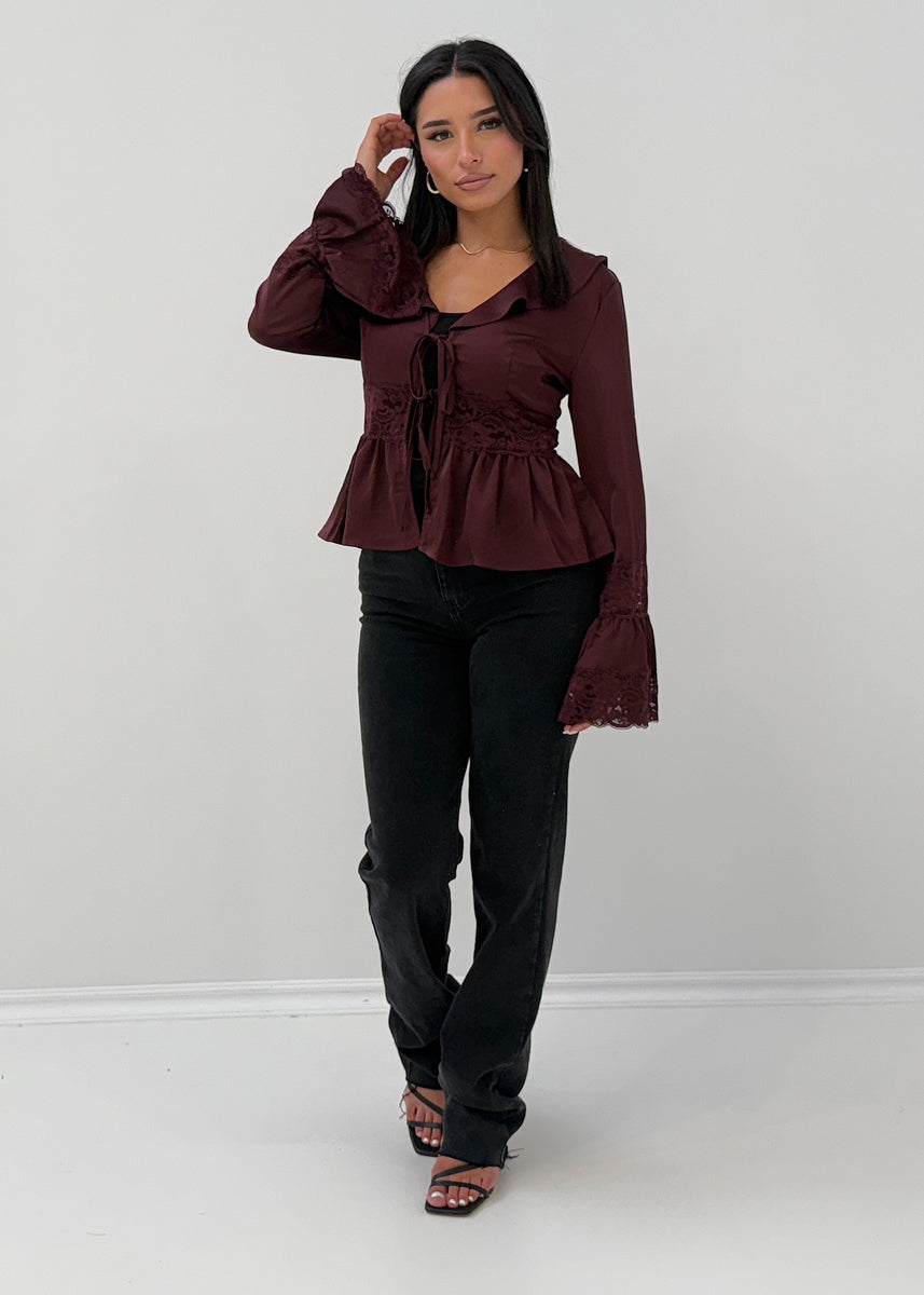 Satinbluse mit Spitze