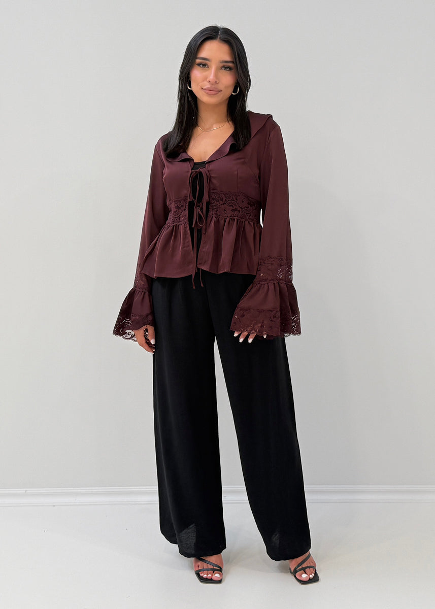 Satinbluse mit Spitze