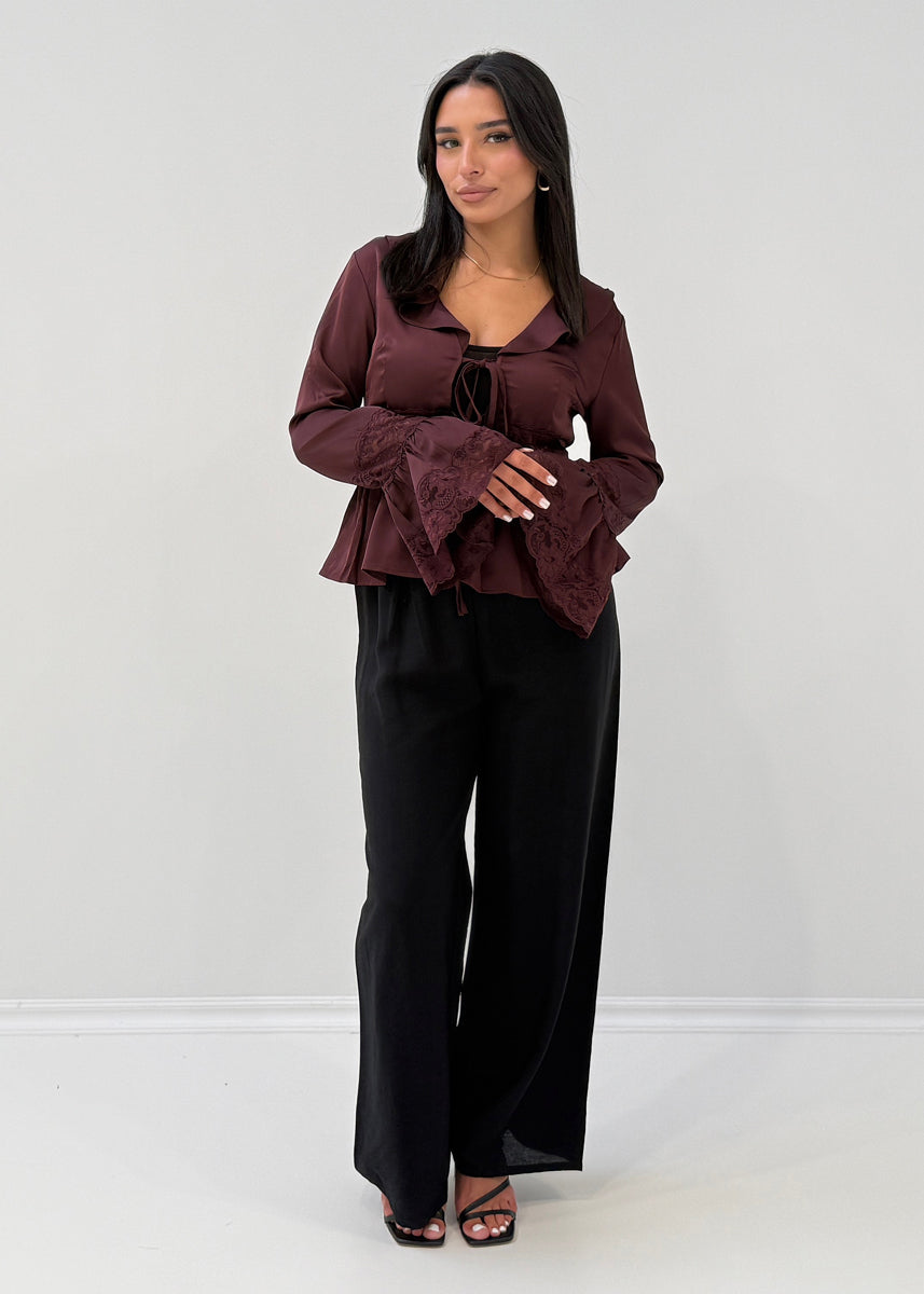 Satinbluse mit Spitze