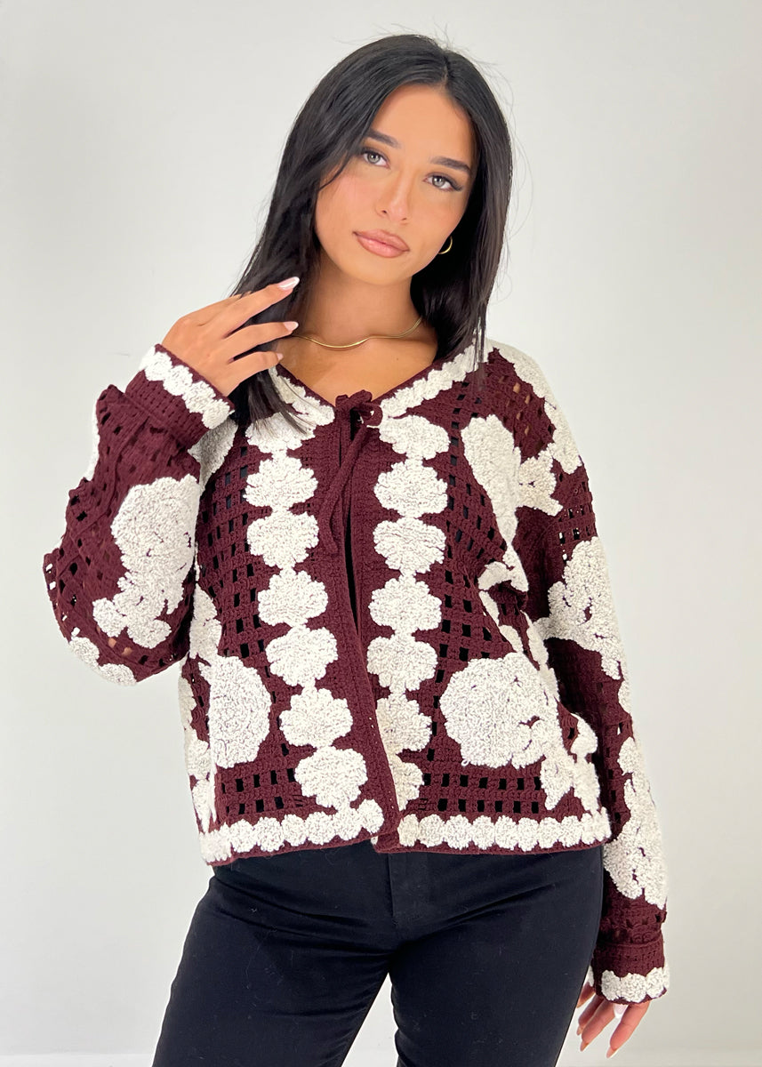 Strickjacke mit Häkelmuster