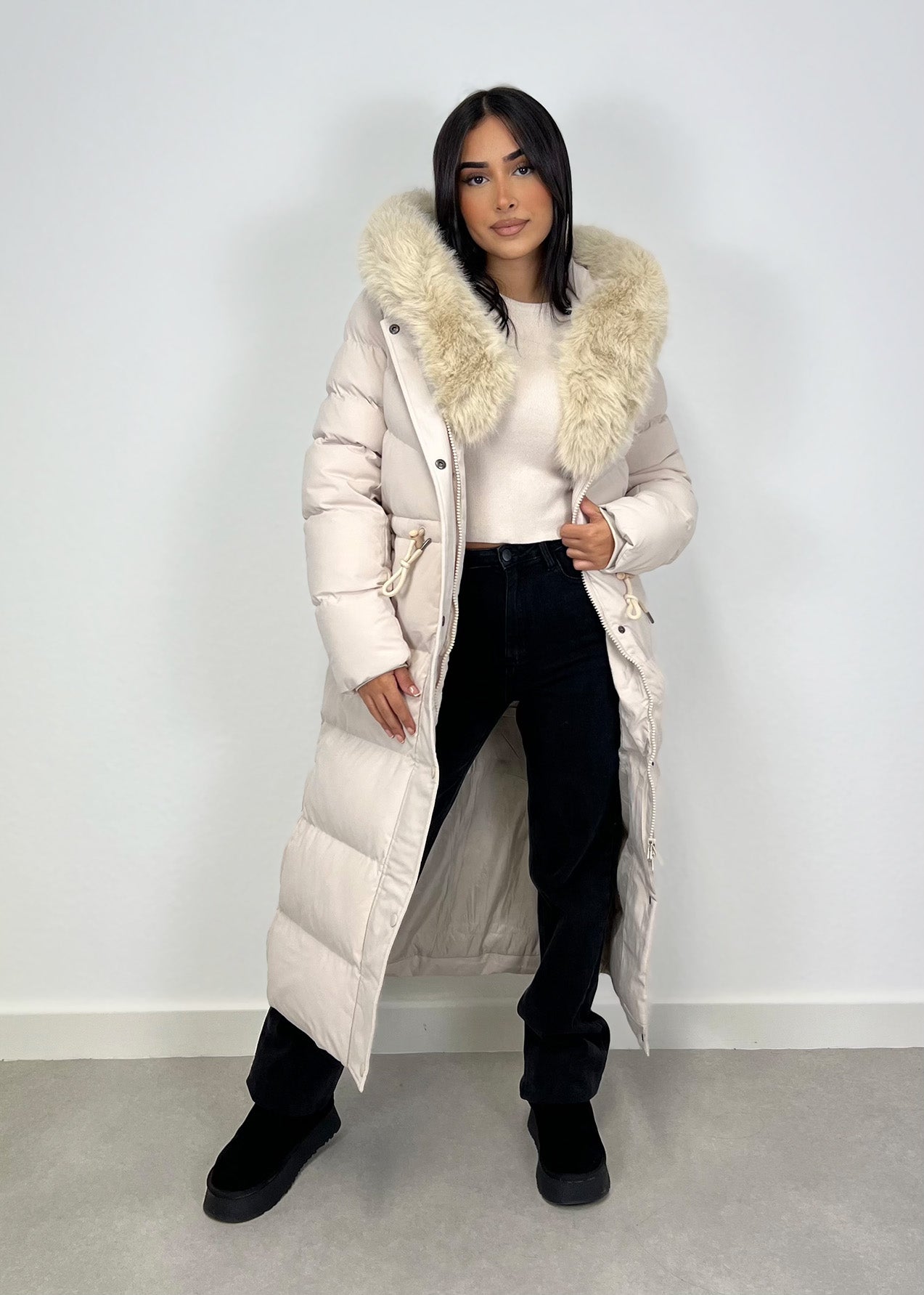 Langer Parka mit Kunstfell