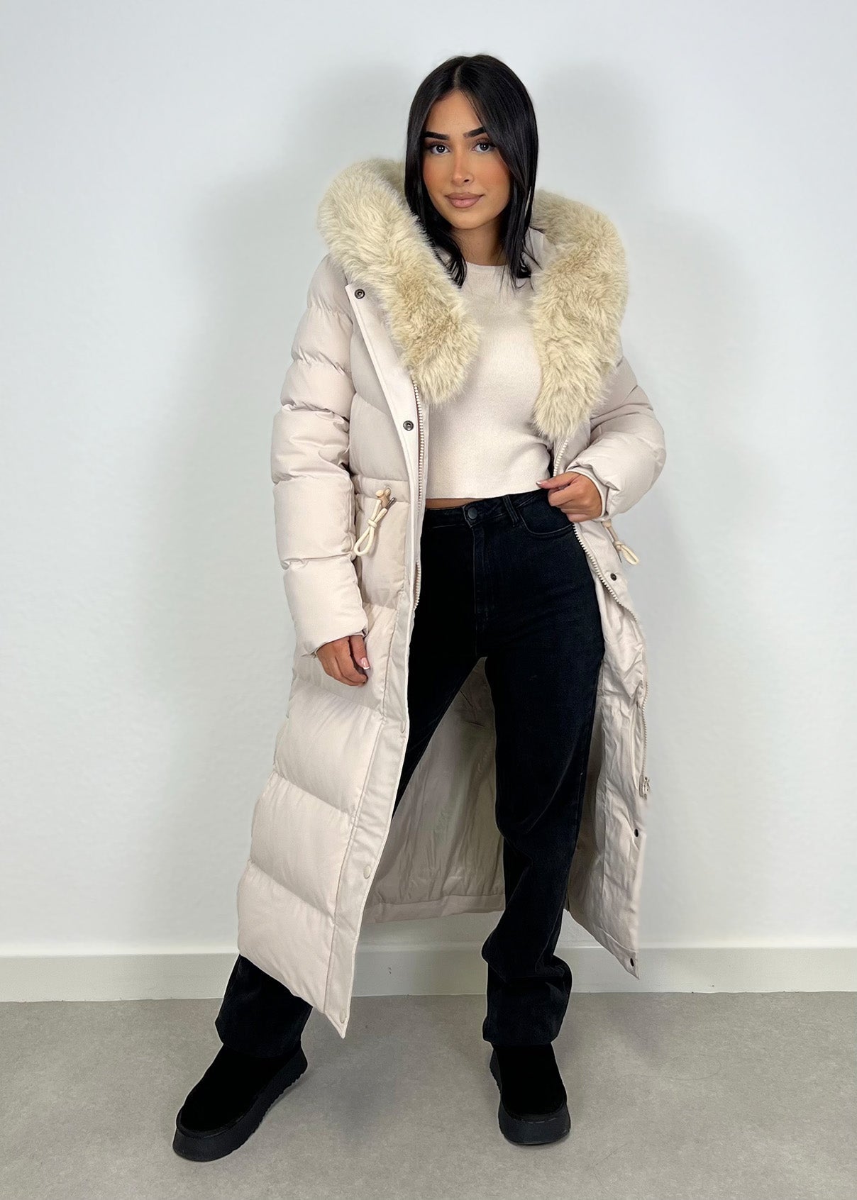 Langer Parka mit Kunstfell