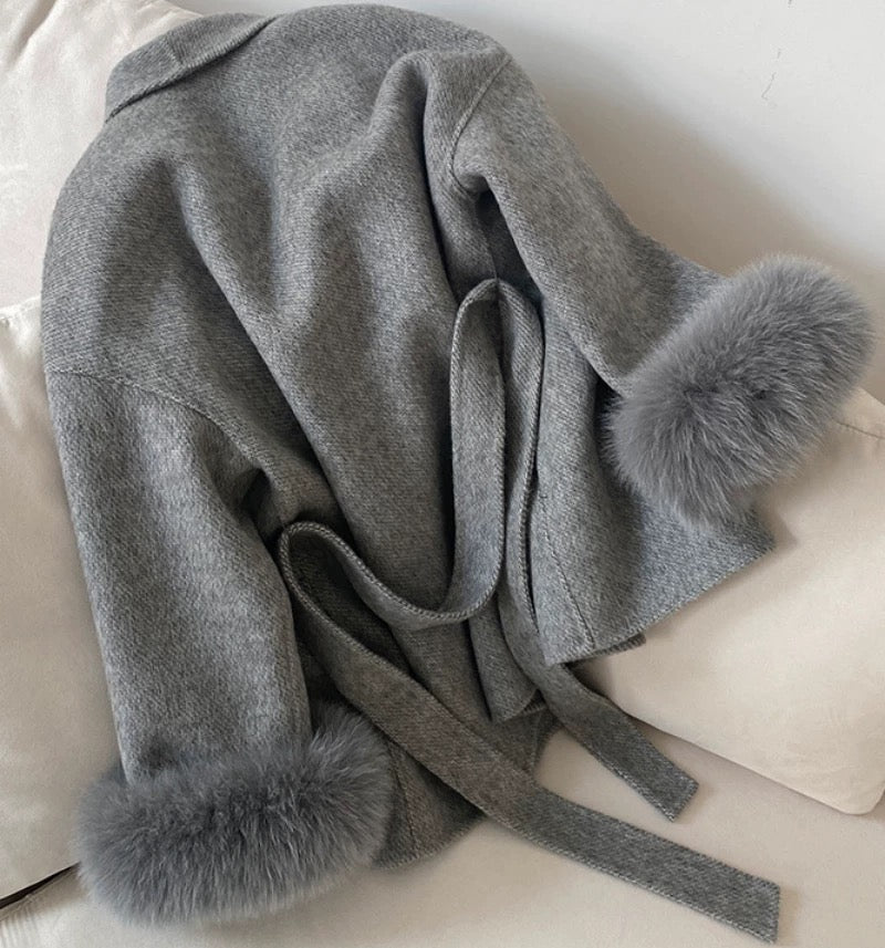 Jacke mit Fellärmel