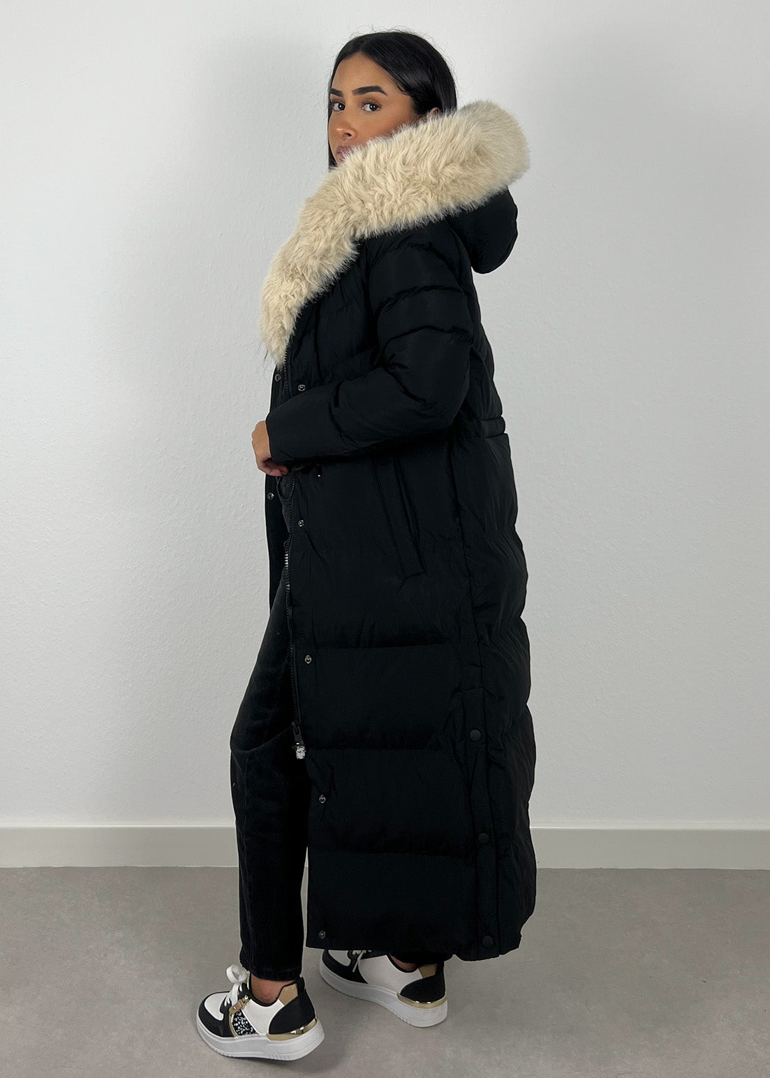 Langer Parka mit Kunstfell