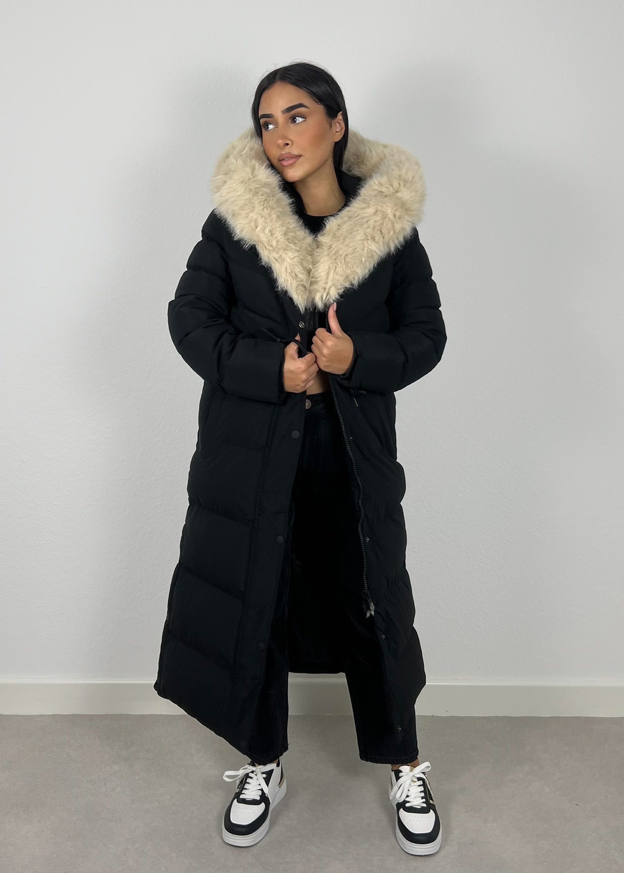 Langer Parka mit Kunstfell