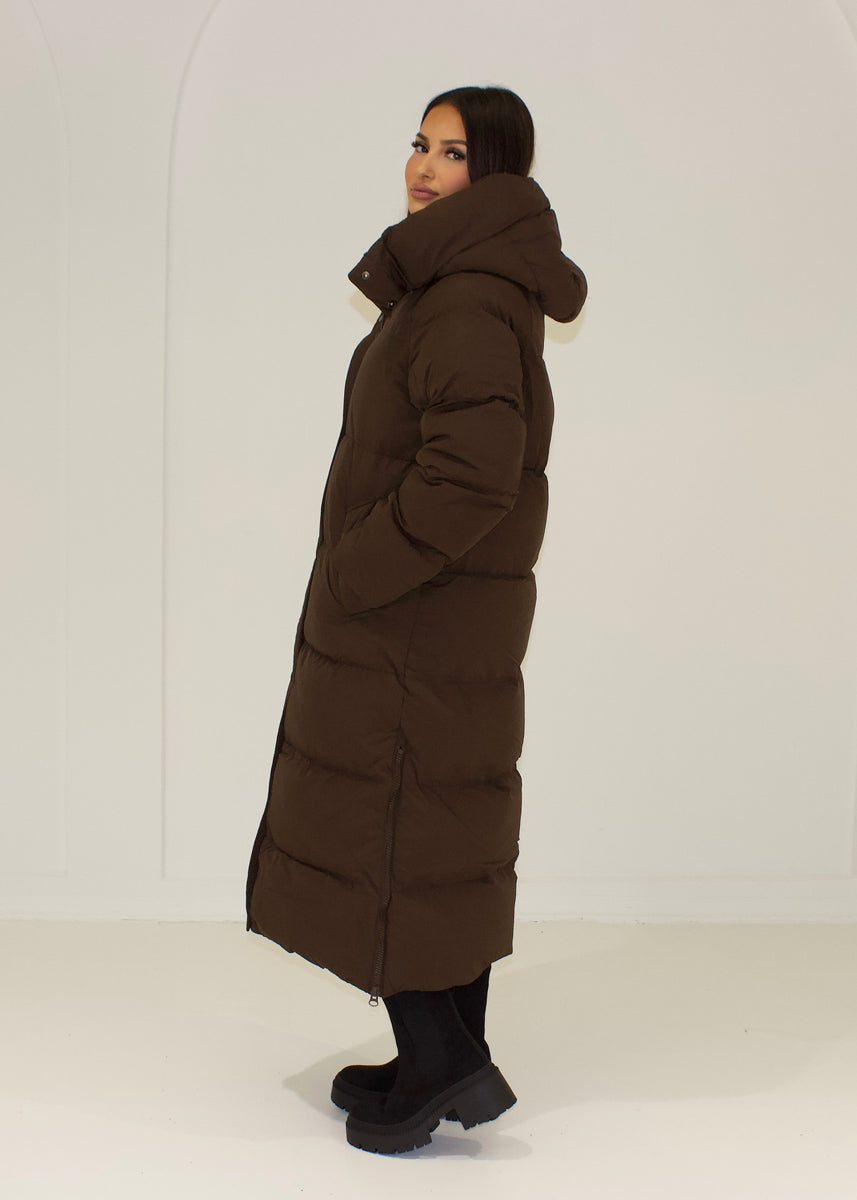 Langer Steppmantel mit Kapuze