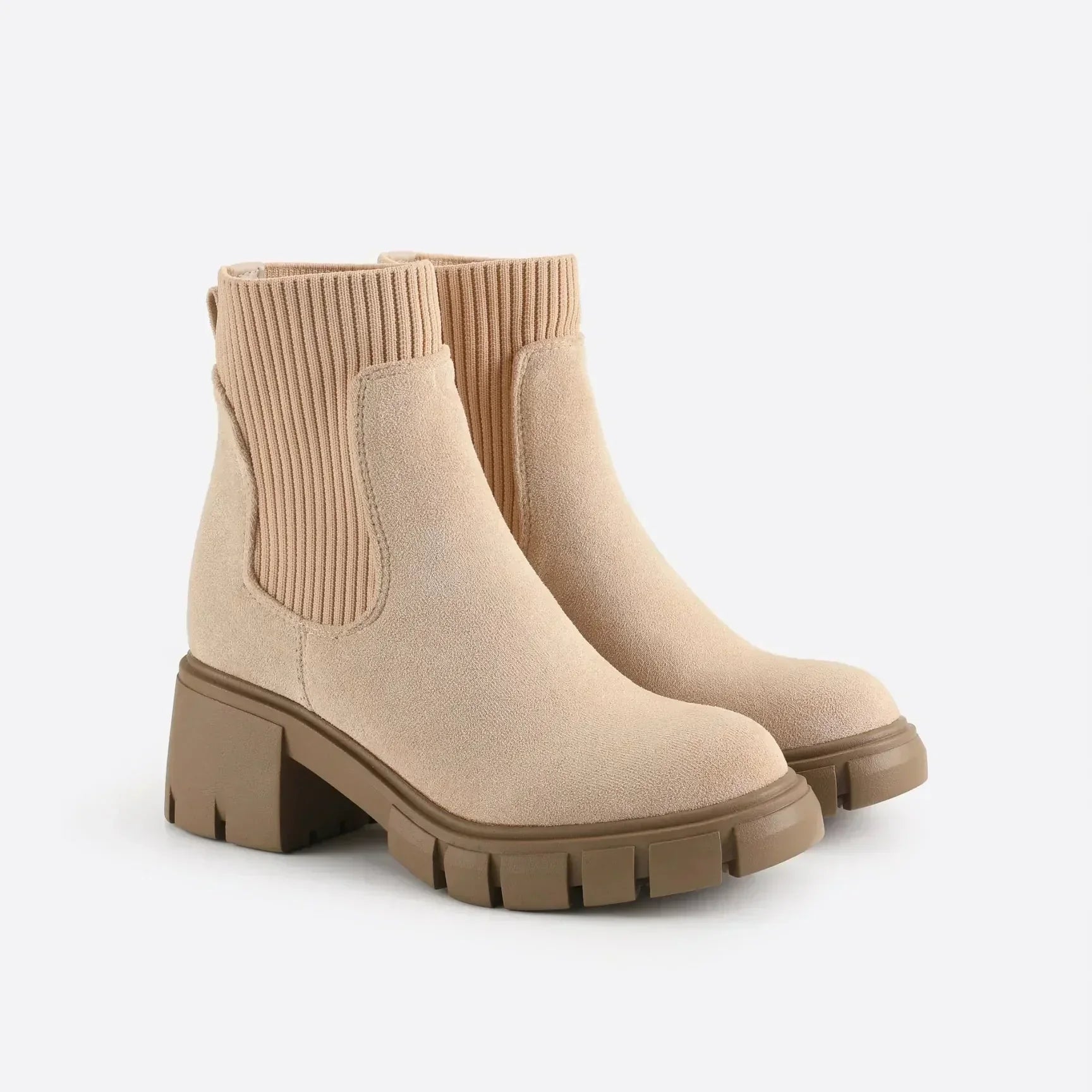 '- Chelsea Boots