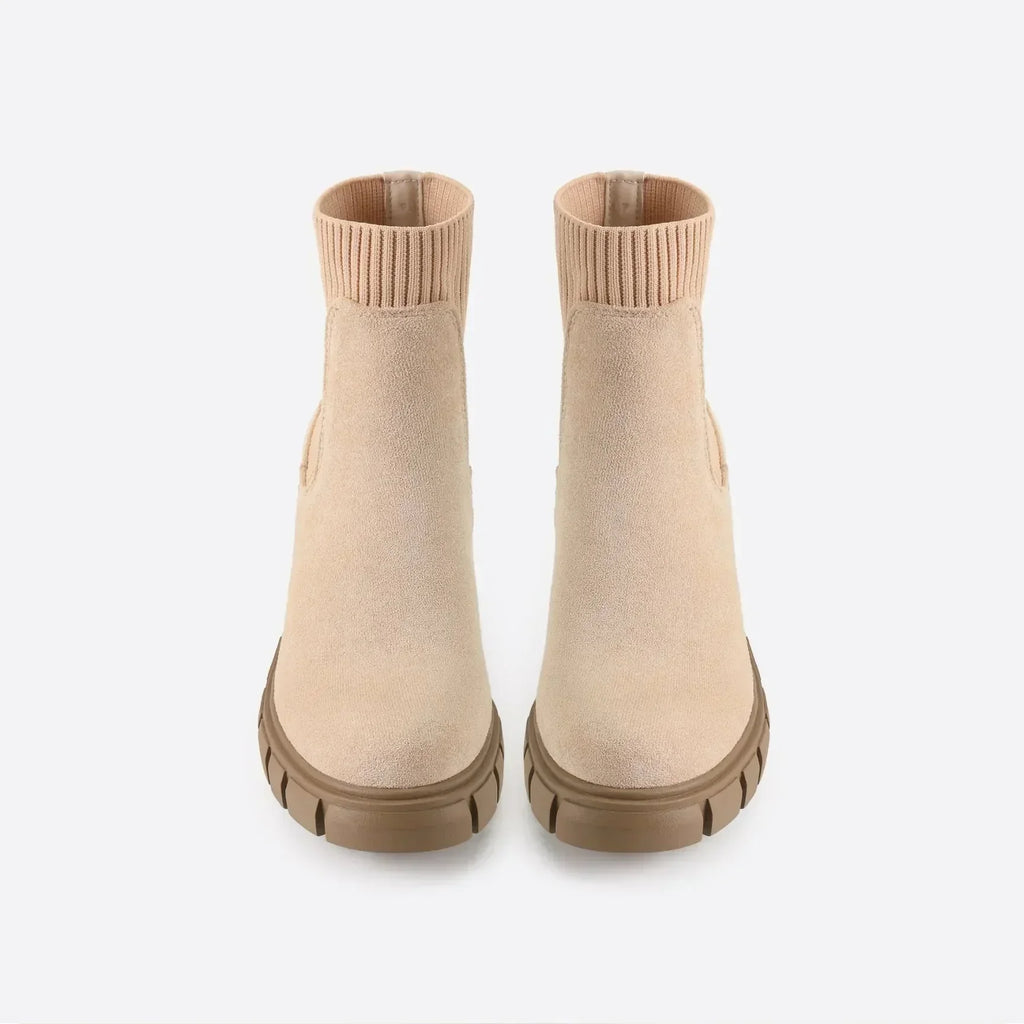 '- Chelsea Boots