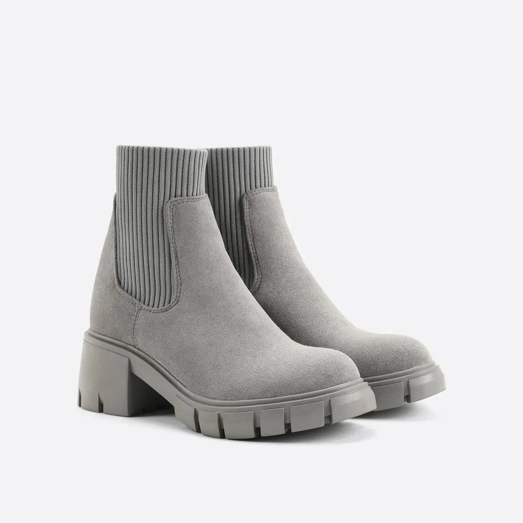 '- Chelsea Boots