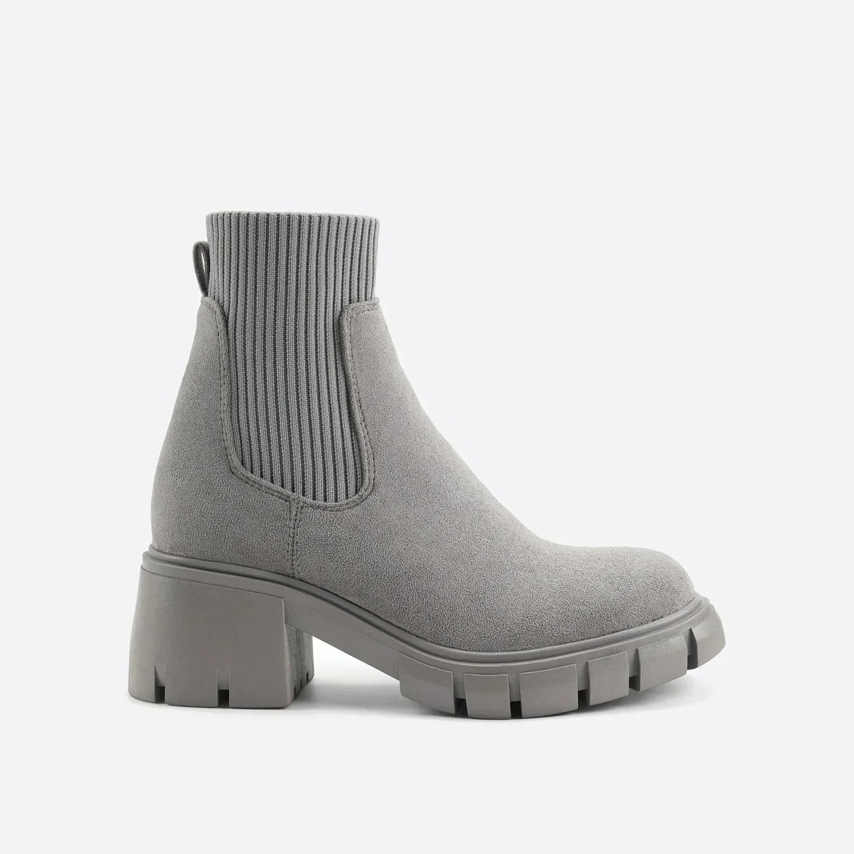 '- Chelsea Boots