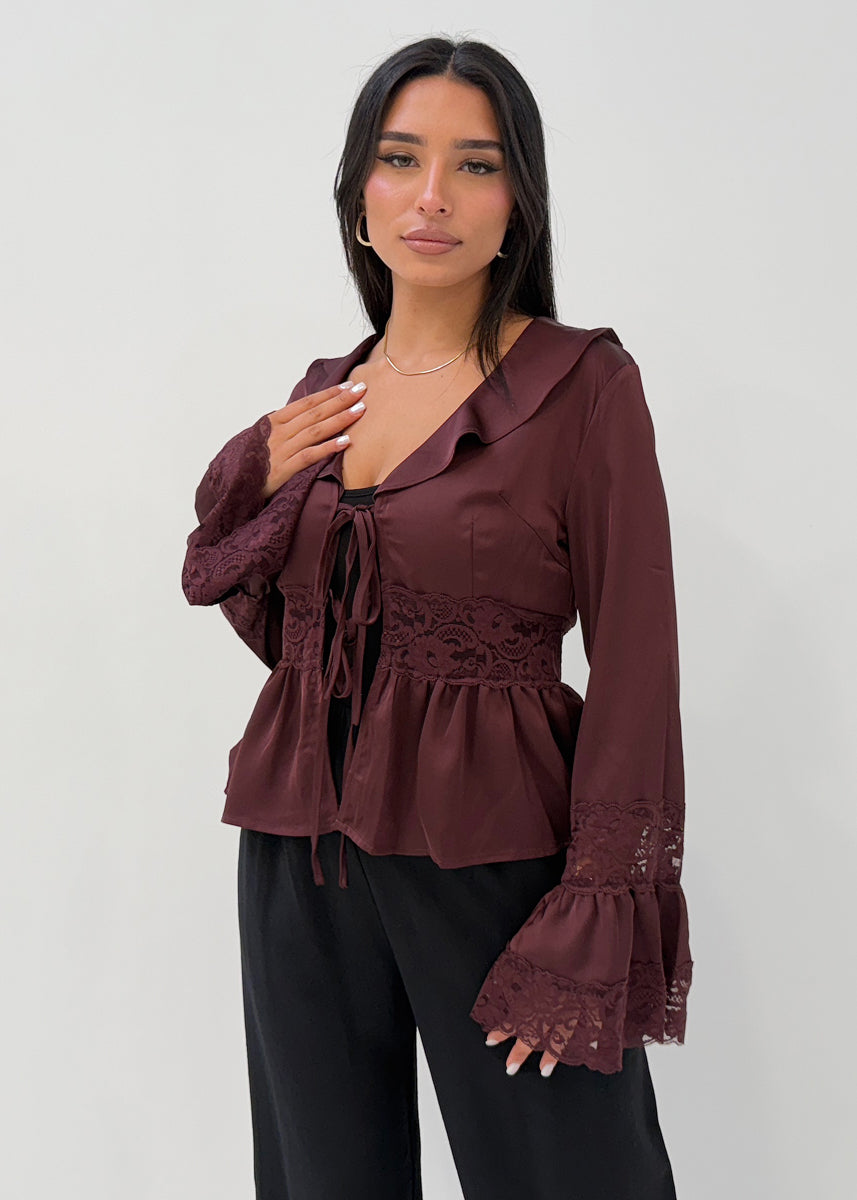 Satinbluse mit Spitze